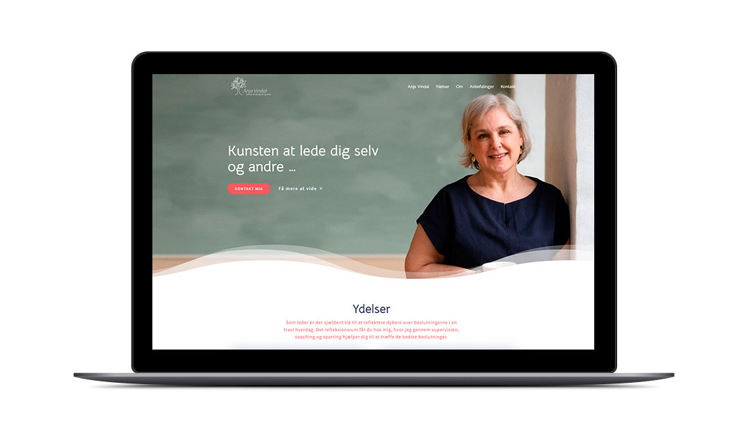 Anja Vindals hjemmeside vist på en computer